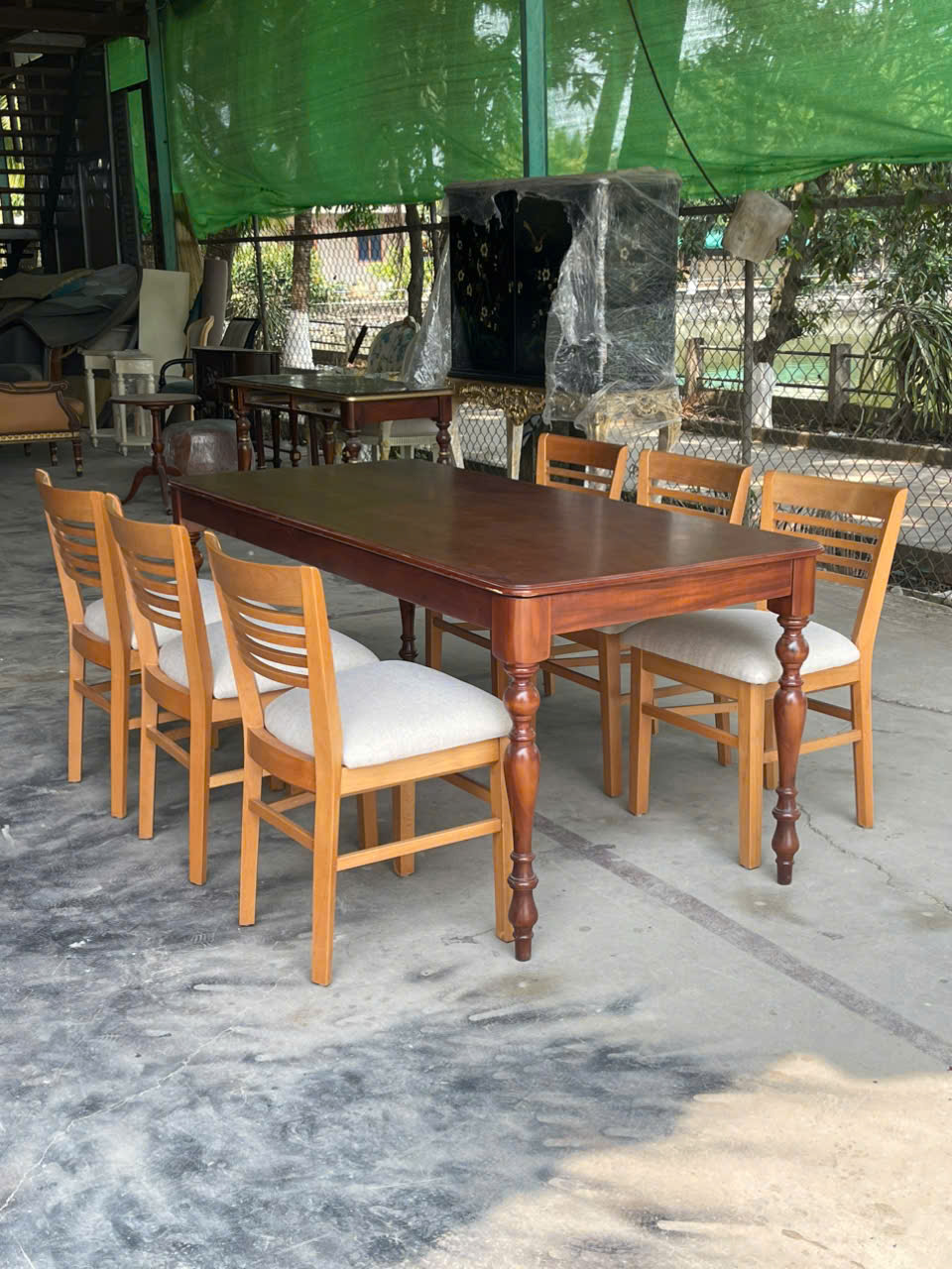 GHẾ ĂN HIỆN ĐẠI 4 NAN GỖ DẺ DAI